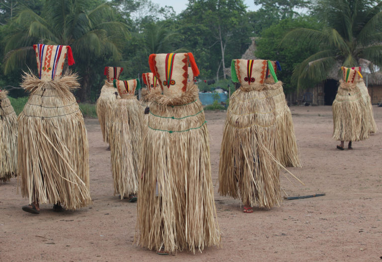Kayapo Amazonie Brésil masque de singe